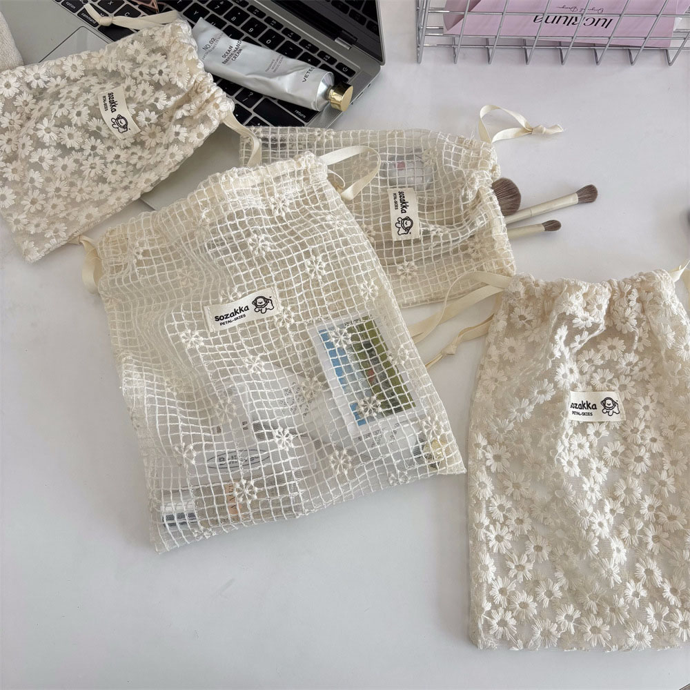Lace Embroidered Daisy Mesh Dr - Cosmetic Bags 评论和价格
